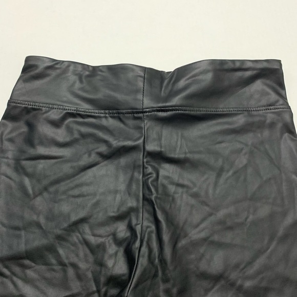 Luxe Faux Lether high rise Legging - Picture 2 of 9